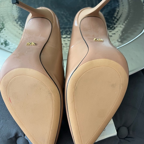 Zara Tan Heels Sleek Modern Design - Picture 2 of 4